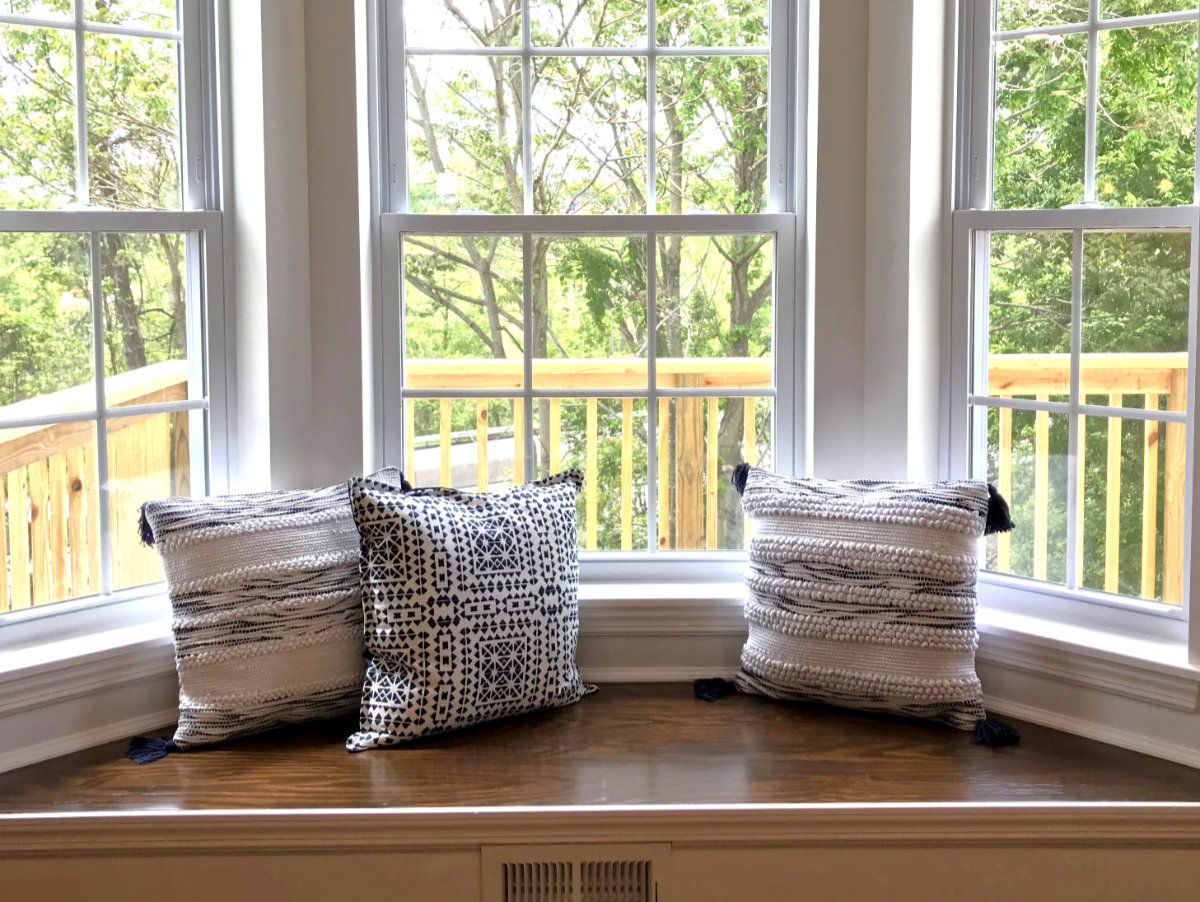  Shady Oaks Built In Bench Feature   thumb  